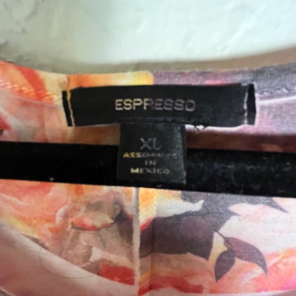 Esspresso XL boho floral pink, gold and white, top with capped sheer sleeves - Picture 6 of 7
